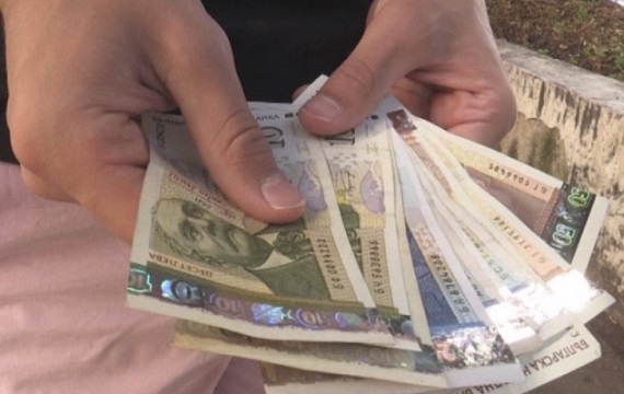 24 257 семейства с помощ за дете на школо online