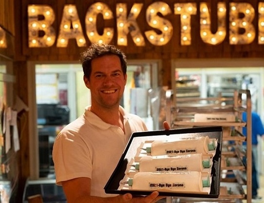 Продават торти с формата на спринцовки