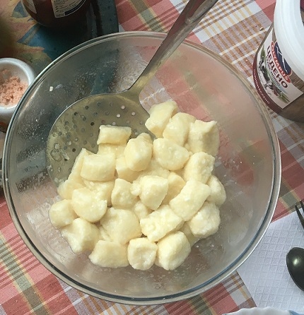 Мързеливи варенки за сита закуска