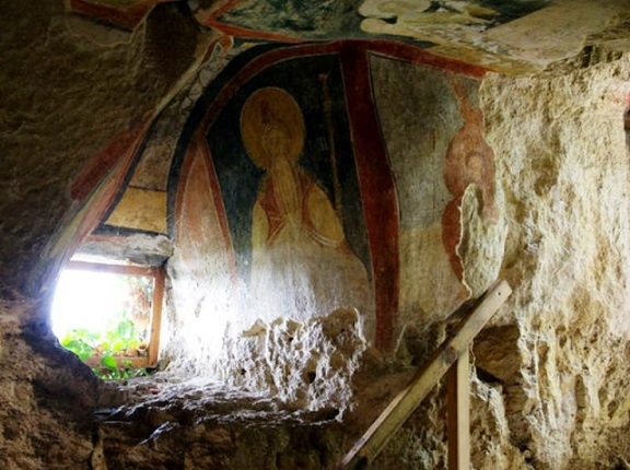 Ивановските църкви върху 2 пощенски марки