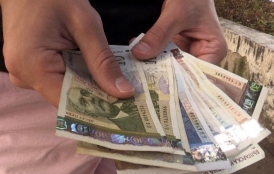 Изплащат месечните помощи от 16 февруари