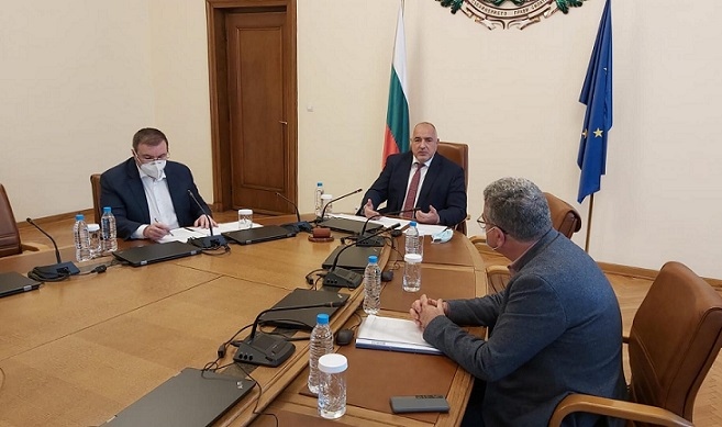 Пак спират на места плановите операции заради COVID-19