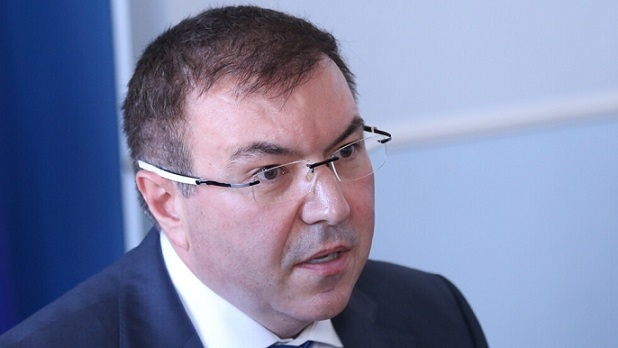 Министър Ангелов връща децата в градините