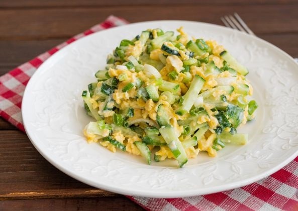 Хидратиращи салати от краставици в горещниците