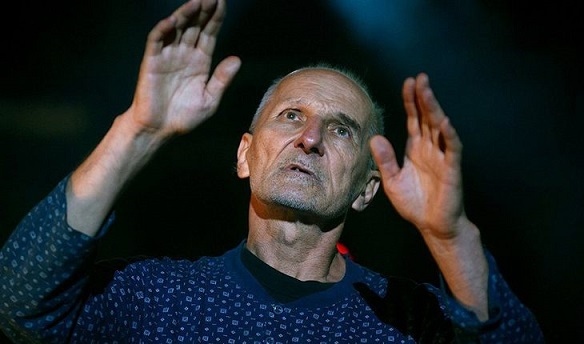 Погребват Мамонов в стъклен саркофаг