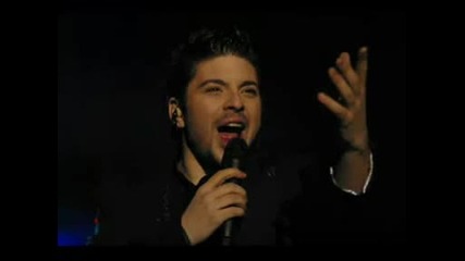 Китаец изпълни едни от най-обичаните хитове на Тоше Проески (Видео)