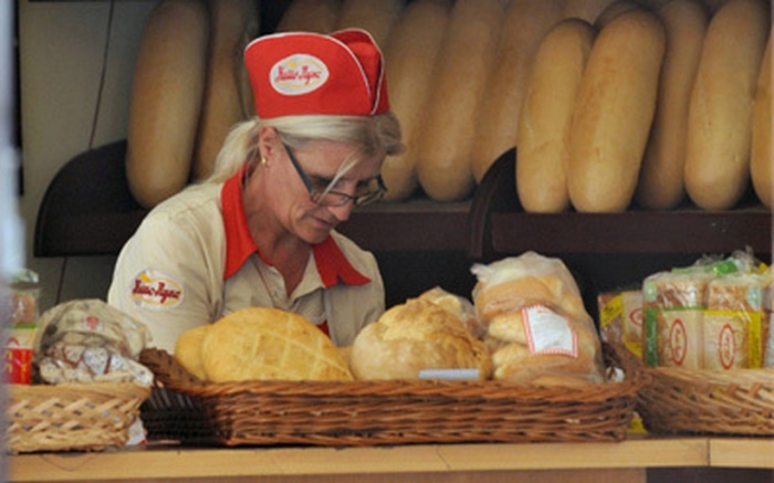 Северна Македония и Сърбия замразиха цените на основни храни