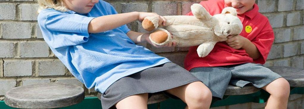 Как да научим децата да споделят вещите си?