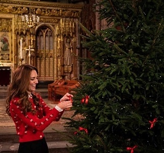 Кейт Мидълтън акомпанира на пиано на певеца Том Уокър (ВИДЕО)