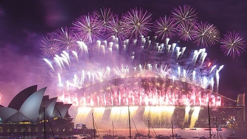 Австралия и Нова Зеландия посрещнаха 2022 г. (ВИДЕО)