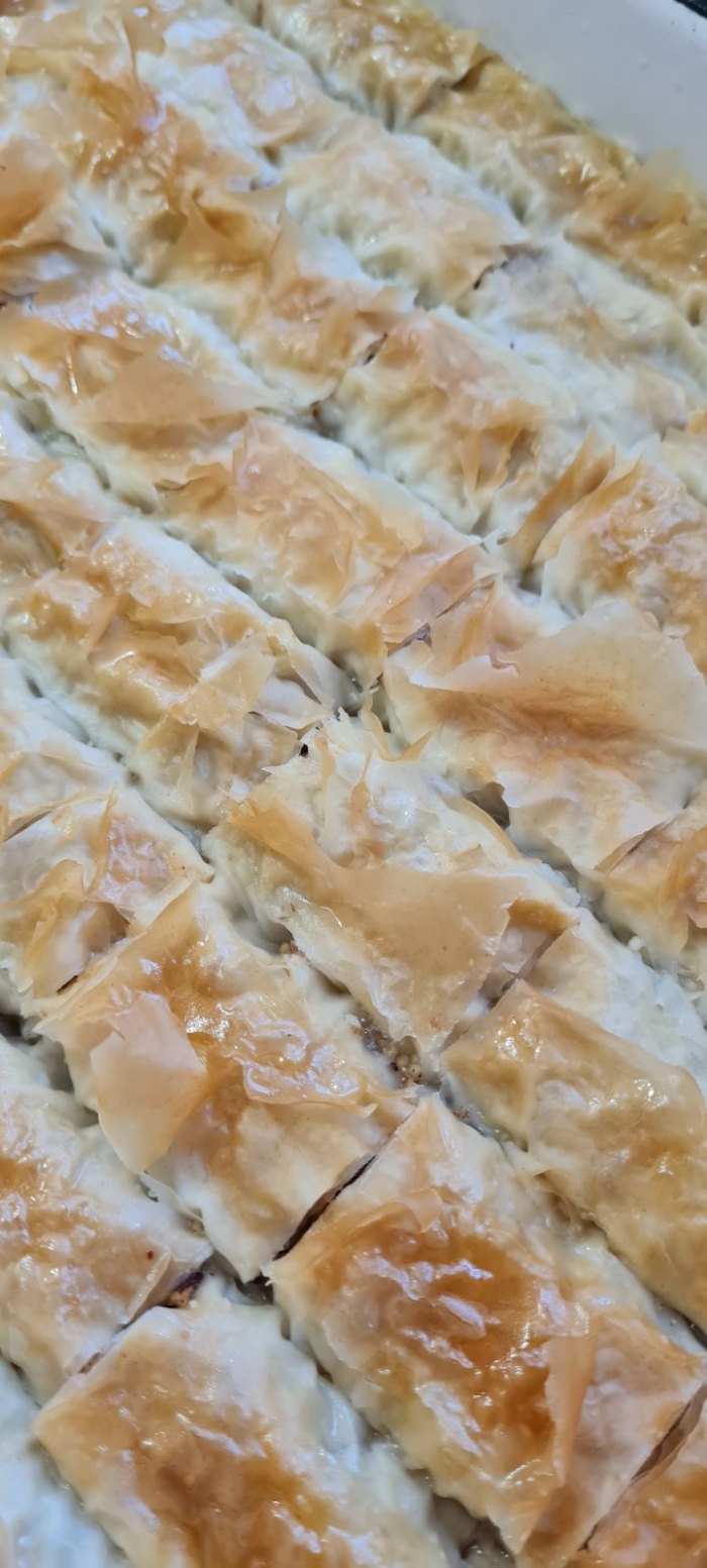 Баклава с орехи и грис