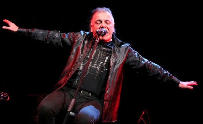 Почина певецът Александър - Аки Рахимовски(Видео)