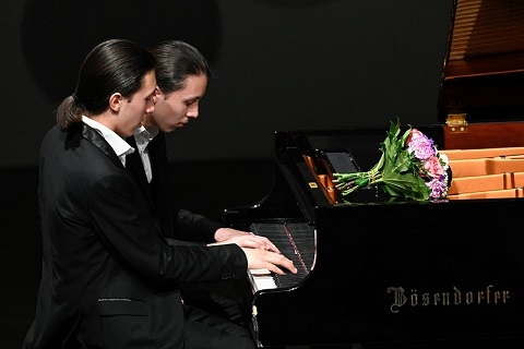 Пианистите Хасан и Ибрахим Игнатови на бургаска сцена