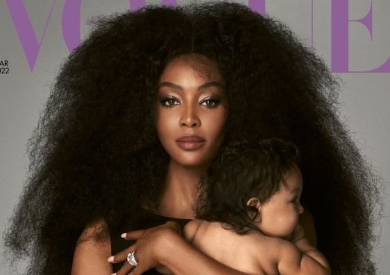 Наоми Кембъл се появи на корицата на британския Vogue заедно с дъщеря си (Видео)