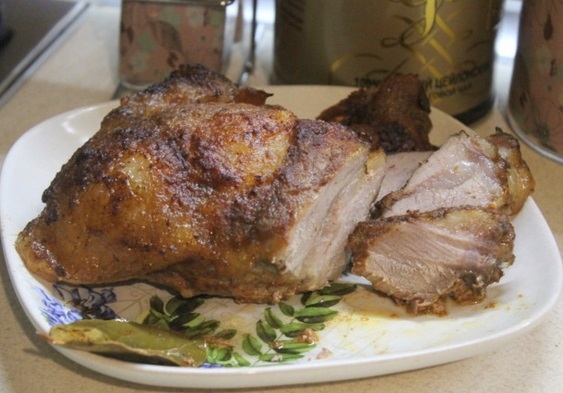 Свинска плешка с лимон и вино