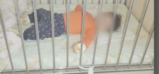 Проверка в болницата с вързаните бебета по сигнал на майка