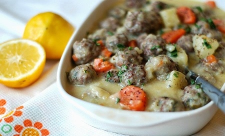 Тефтели (кюфтета) в яйчено-лимонов сос