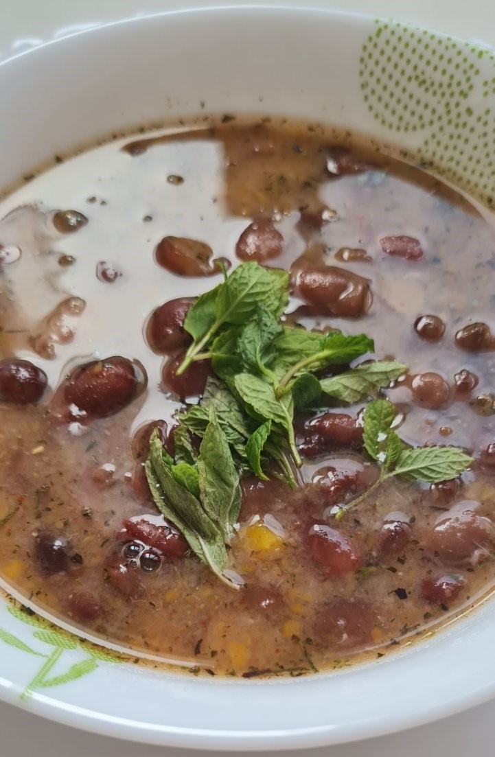 Постна боб чорба с черен боб и неговите ползи