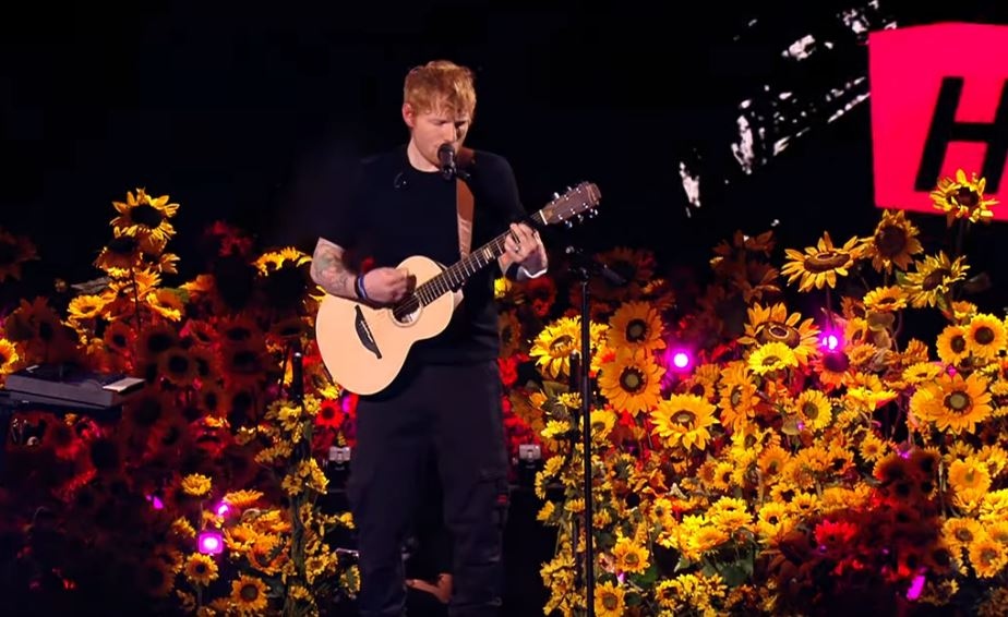 Ед Шийрън, Камила Кабейо и други звезди пяха за Украйна (ВИДЕО)