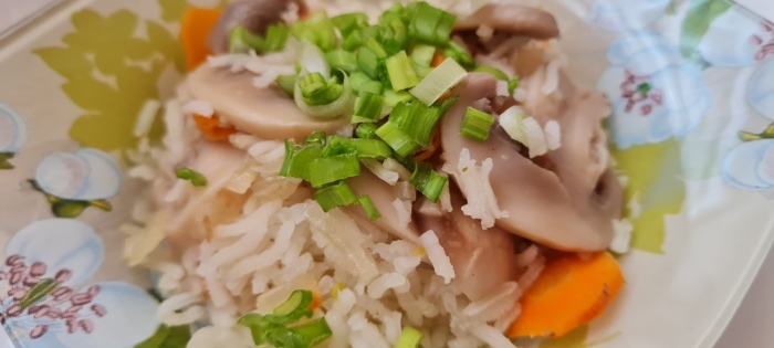 ОРИЗ С ГЪБИ И МОРКОВИ НА ФУРНА