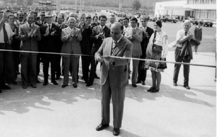 Какво се е случило на 6 април през годините