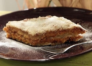 Постен сладкиш с ябълки и грис