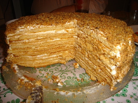 Медена торта с минимум продукти