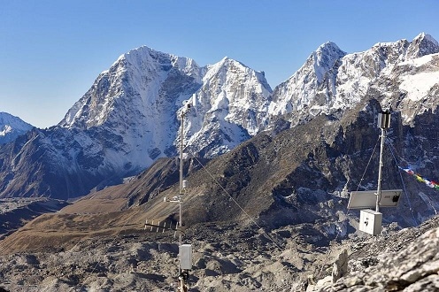 Китай с метеорологична станция на осемхилядника Еверест (ВИДЕО)