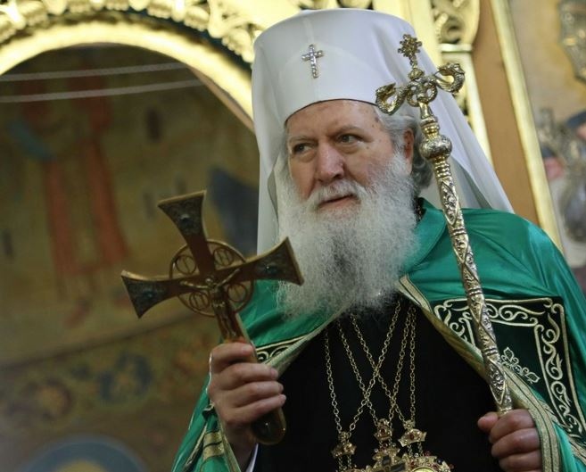 Оперираха патриарх Неофит