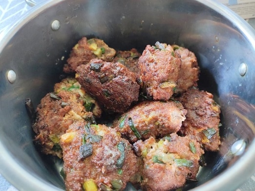 Телешки кюфтенца с кисели краставички