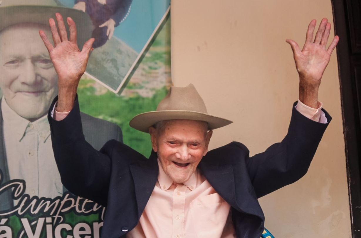 Най-възрастният човек в света утре ще отпразнува рождения си ден (ВИДЕО)