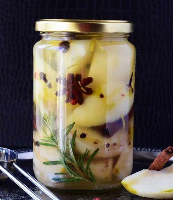 Мариновани круши – гарнитура за месо