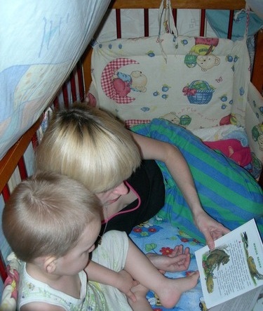 Пет причини да четете на детето преди заспиване