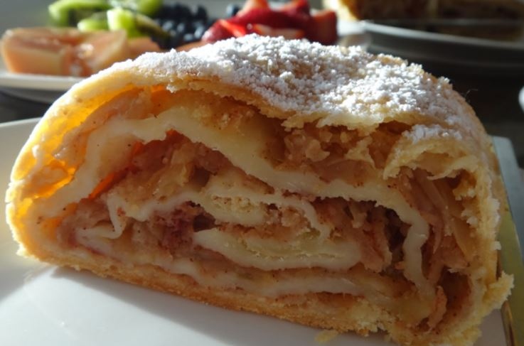 Домашен ябълков щрудел