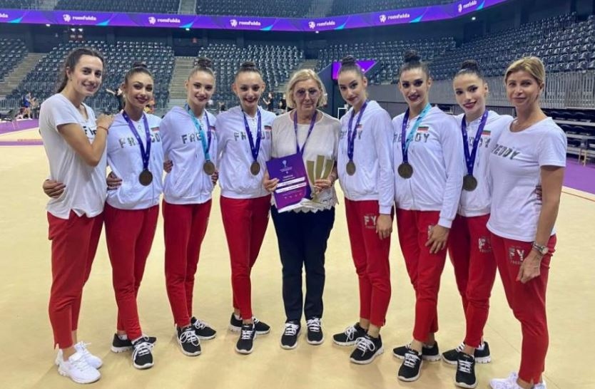 Боряна Калейн остана с 2 сребърни медала в Румъния, ансамбълът взе 3 златни от 3 възможни