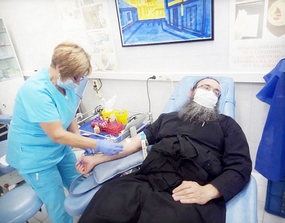 Свещеници се включват в кръводарителска акция
