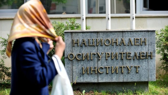 Изплащат пенсиите и добавките от 7 до 20 декември