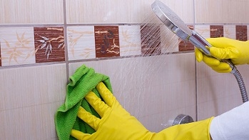 Трикове за чистете на плочки без химикали