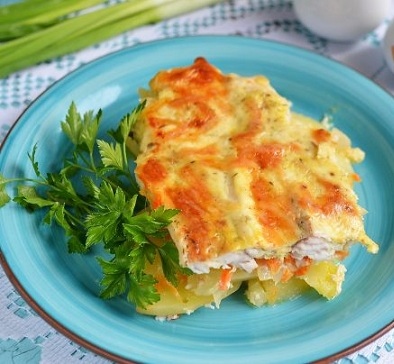 Риба с картофи и сметана на фурна