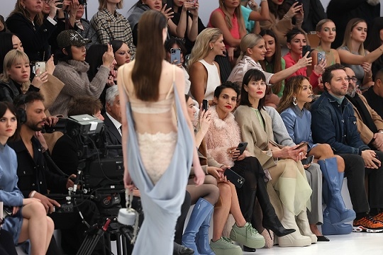 Бельото може да бъде и вечерен тоалет (СНИМКИ)