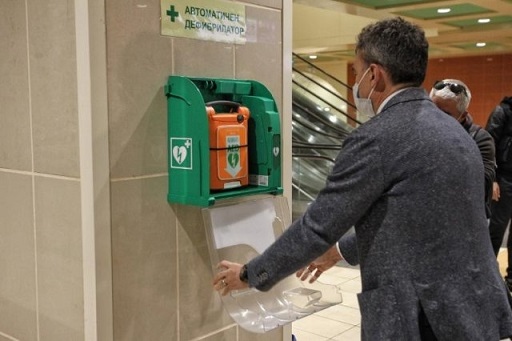 Дефибрилатори на възлови места в София