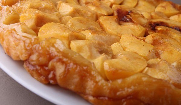 Сладкиш с плодове от компот