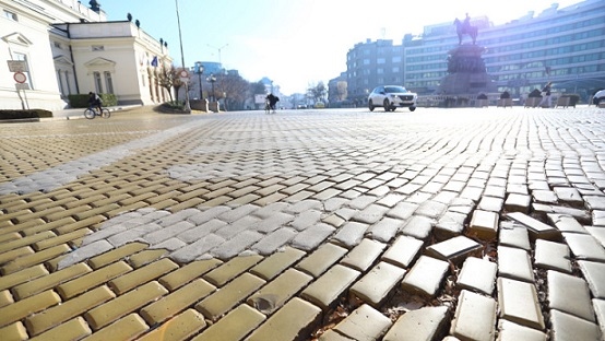  Жълтите павета затварят центъра