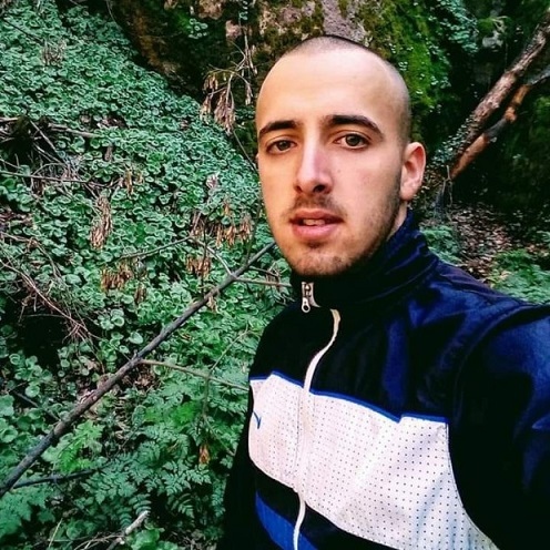 Издирват шести ден 24-годишен