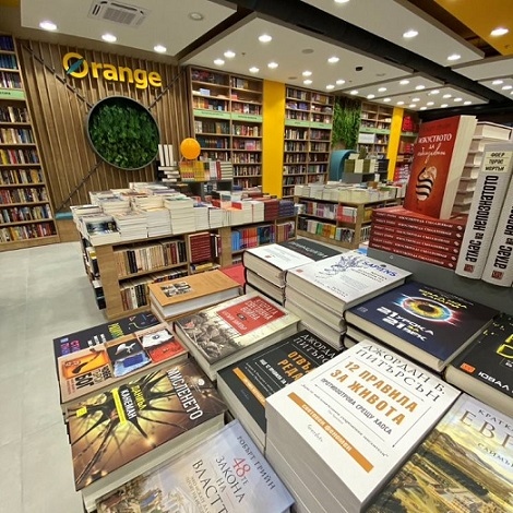 Едва 1,4% от родителите четат редовно на децата си