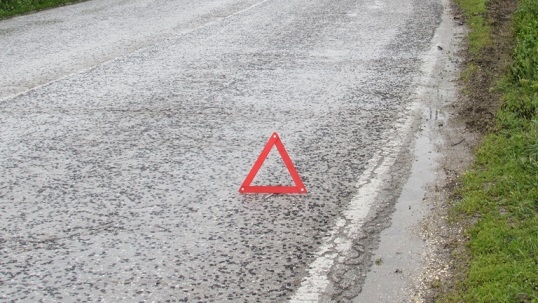 Дете загина докато пресича, водачът на автомобила почина