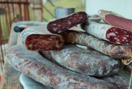 Полицаи арестувани с 2 каси луканка подкуп