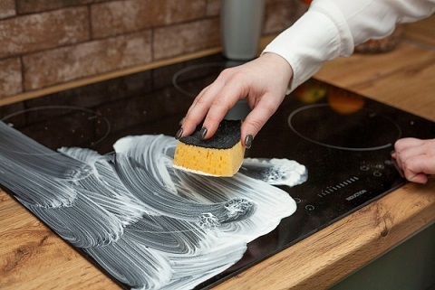 Трик за чисти керамични котлони