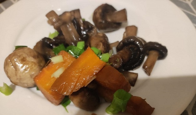 Гъби и моркови на фурна