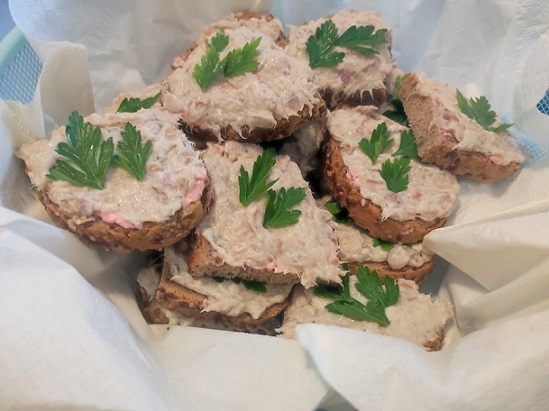 Рибен пастет за постещи и непостещи